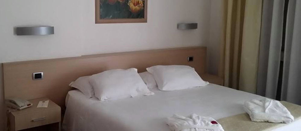Park Hotel Mondovì Kültér fotó